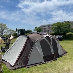 コールマン マスターシリーズ 4Sワイド2ルームカーブ/専用グランドシート&専用インナーシート付き/ コールマンホイール付きクーラーボックス付きの画像
