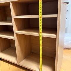 キャスター付き収納棚の画像