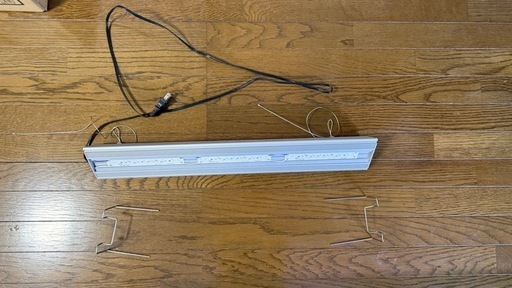 アクロ　ＴＲＩＡＮＧＬＥ　ＬＥＤ　ＧＲＯＷ　６００