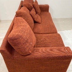 ●期限5/31●【0円譲渡】三人掛けソファ　布張　濃いオレンジ色の画像