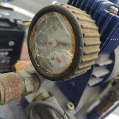 12v ポータブル ミニコンプレッサーの画像