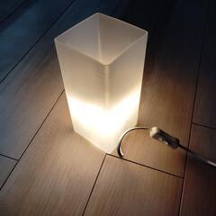 【IKEA】間接照明　オレンジ色　寝室ライト　特殊電球