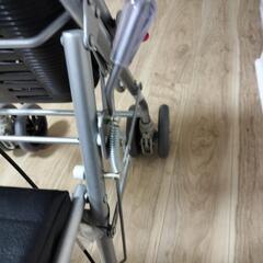 沢山のお問い合わせありがとうございました！お取引終了しました。　介護　歩行器　カーレマンの画像