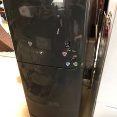 シャープ冷蔵庫　現役　2500円