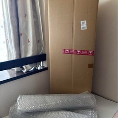 オンとオニツカタイガー 空箱 4個とギター用やダンボール箱と他靴箱、おまけありの画像