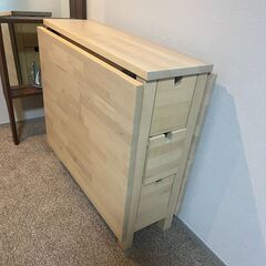 IKEA イケア　ノールデン　NORDEN ゲートレッグ　テーブル　ダイニングテーブル　作業台　バタフライ　伸張式　エクステンション　2人掛け　4人掛け　バーチ材　ミシン台　スカンジナビア　デザイン　北欧　ナチュラル　カントリー　デスクの画像