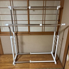 (お話し中)ハンガーラックキャスター付き