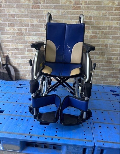 【売却済🙇】人気商品！MIKI 【スキットシリーズ】SKT-500 自走式6輪車いす