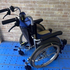 【売却済🙇】人気商品！MIKI 【スキットシリーズ】SKT-500 自走式6輪車いすの画像