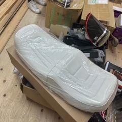 ＣＢＸ５５０Ｆ純正タイプ　シート　白