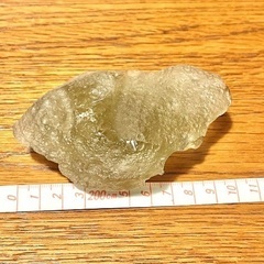 【値下げOK】リビアングラス原石(約180g)