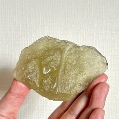 17日まで値下げ中】リビアングラス原石(約180g)