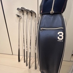 レディースadidasゴルフバッグ+(おまけ)不揃いTaylorMadeクラブの画像
