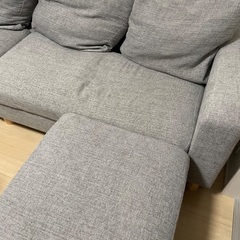 グレーソファ(オットマン、クッションあり)の画像