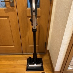 ‼️美品　日立　充電式掃除機　②
