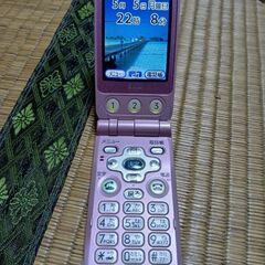  ドコモらくらくホンFOMAF882iES ピンク中古