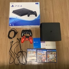 プレステ4 中古(ソフト付きコントローラー２つ付き)の画像