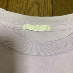 GUのTシャツの画像