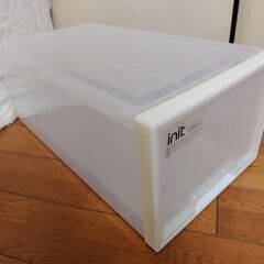世田谷区近辺配送可能　プラスチック製収納ケース　幅40㎝　奥行74㎝　大型　収納ボックス　 引き出し　ホワイトクリア　衣類収納　の画像