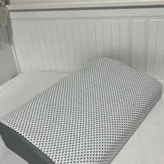 6/30まで【ニトリ　枕】横向き寝がラクなまくらの画像