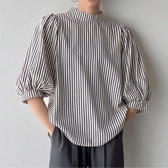 新品未使用品ストライプ柄トップスの画像
