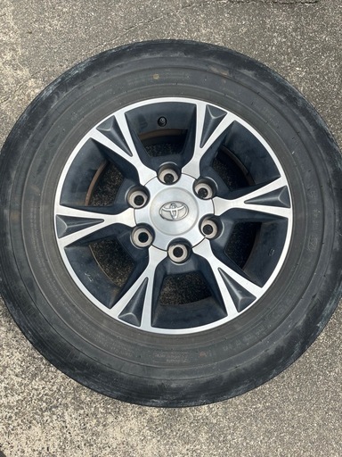 ハイエース純正アルミホイール