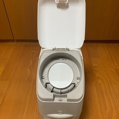 美品 Aprica(アップリカ) 強力消臭おむつポット ニオイポイ グレージュ 専用カセット2.5個付 紙おむつ処理 NIOI-POI の画像