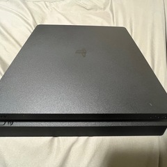 PS4本体 .電源コンセント、HDMIケーブル、コントローラー付きの画像