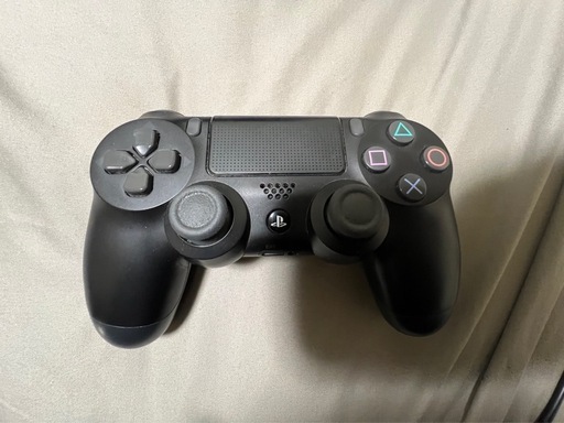 PS4本体 .電源コンセント、HDMIケーブル、コントローラー付き