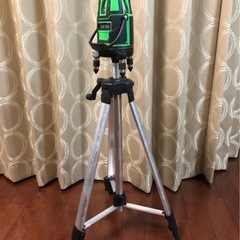 【新品】グリーンレーザー墨出し器7点＋1m三脚付セット(リチウムバッテリ）の画像