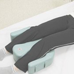 21時受付終了します!Amazonで1万８千円!　体位変換クッション　ライトターン　ほぼ新品の画像