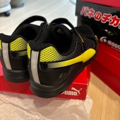 PUMA 21cmスニーカーの画像