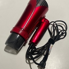 ドライヤー　赤色の画像