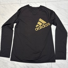 adidasの画像