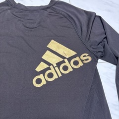 adidasの画像