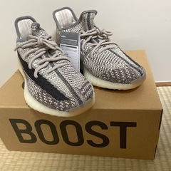 【新品未使用箱付き】YEEZY BOOST 350 V2ベージュ...