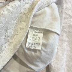 ②INGNI レース トップスの画像