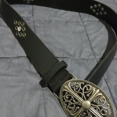 バックルが可愛い　スタッズベルト　ブラック