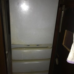 4ドア冷蔵庫今週木曜日までに取りに来ていただける方