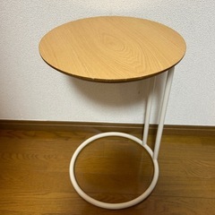 ニトリ　サイドテーブルの画像