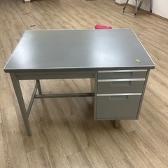 レトロなデスク