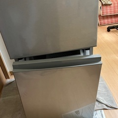 受渡し相手決まりました。AQUA AQR-G13(S) 冷蔵庫　冷凍庫の滑車部破損ありの画像