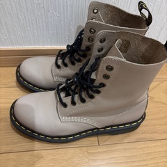 美品！ドクターマーチンブーツ24cm
