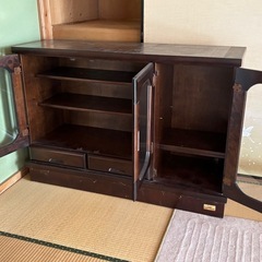 サイドボード　収納家具の画像