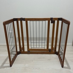 【新品】 ペット用　ドア付ゲートの画像