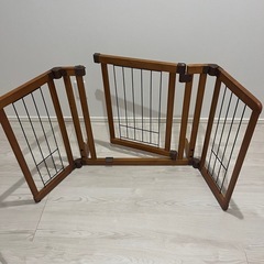 【新品】 ペット用　ドア付ゲートの画像