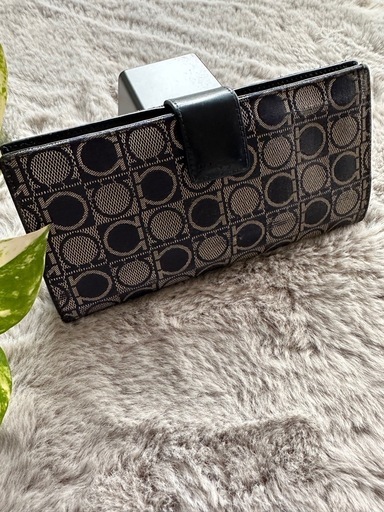 Salvatore Ferragamo 折り財布