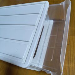 ニトリ　押入れ収納ケースの画像