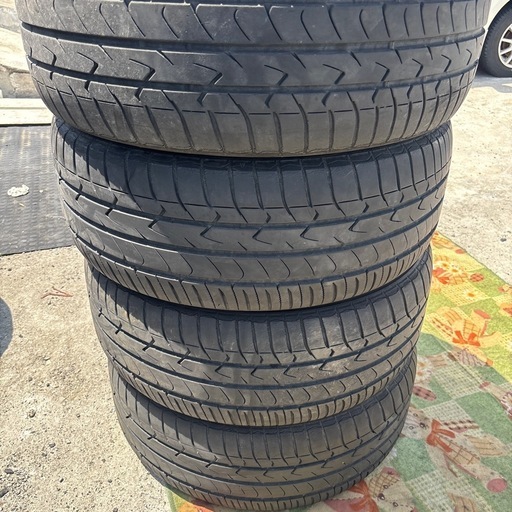 TOYO TIRESのProxes T1R 235/50R18  夏タイヤ2本セットです。