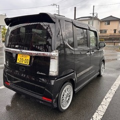 ホンダ　N-BOX カスタム　人気の黒‼️ 商談中の画像